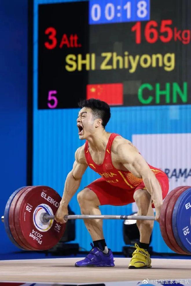 运动员顽强坚持,艰难困境中放光芒 运动员顽强坚持,艰难困境中放光芒