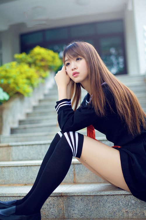 当黄潜艇在瑞士雪山中浮出水面，内马尔用黄金左脚重绘比赛DNA