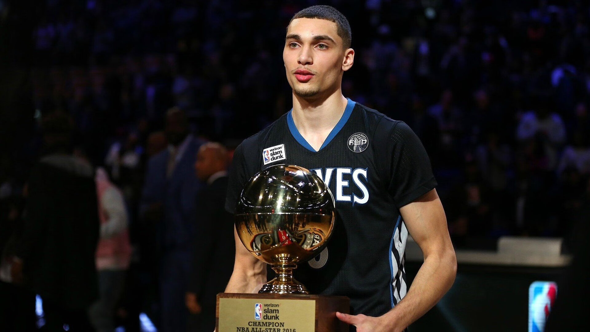 当申城铁蹄跨洋而来，字母哥三双背后的东方觉醒